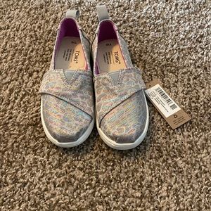 Little girl Toms